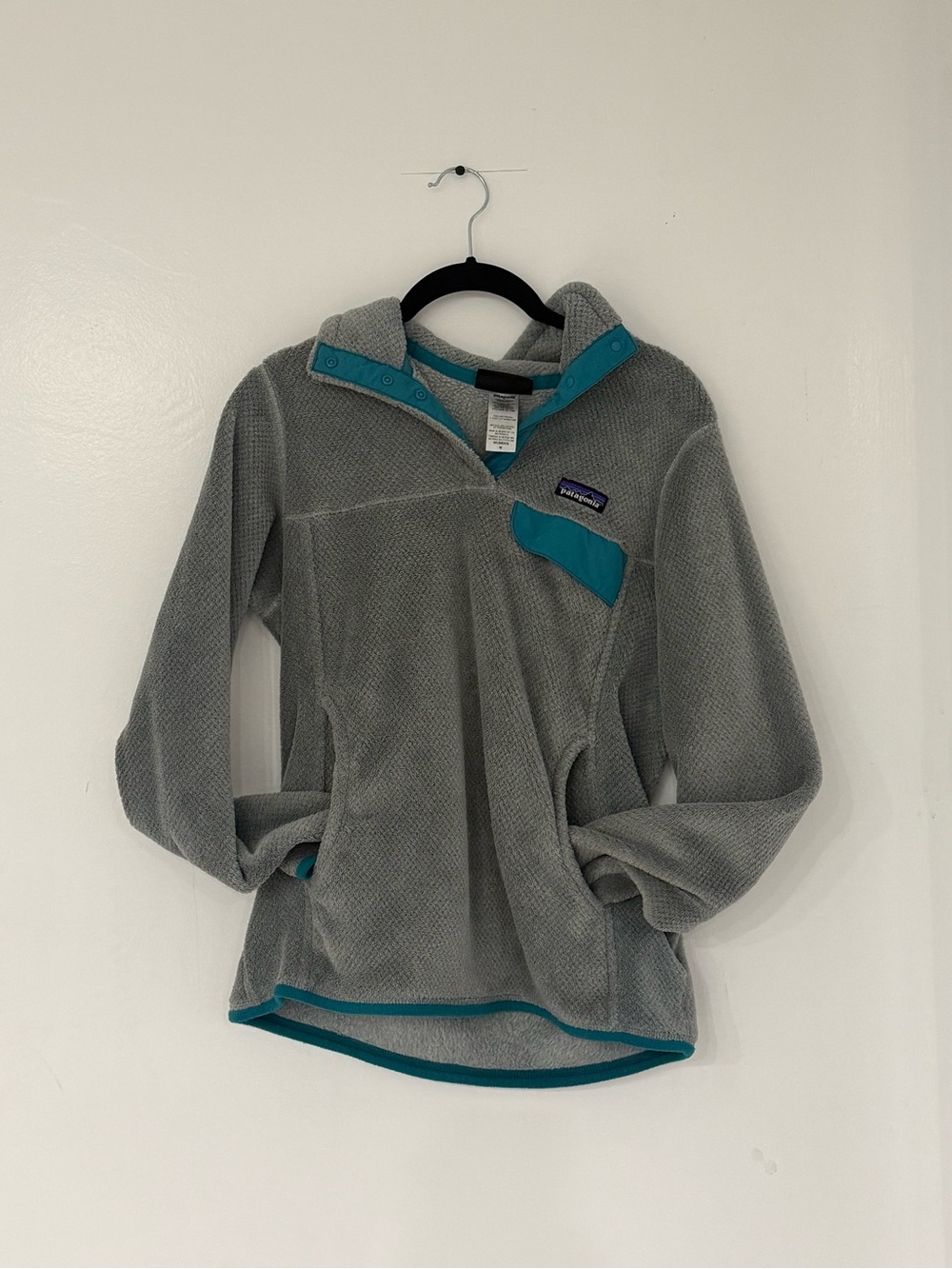 Patagonia Gray Fleece Pullover with Teal Accents